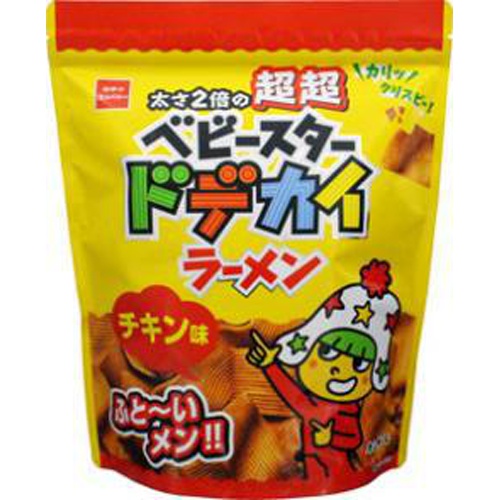 おやつカンパニー 超超ドデカイラーメンチキン味 １３５ｇ 【今月の特売 菓子】 【購入入数１２個】
