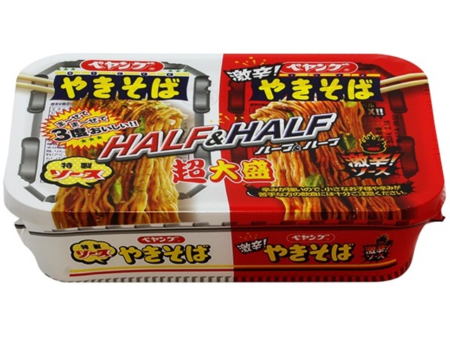 ペヤング 超大盛やきそばハーフ＆ハーフ激辛 □お取り寄せ品 【購入入数２４個】